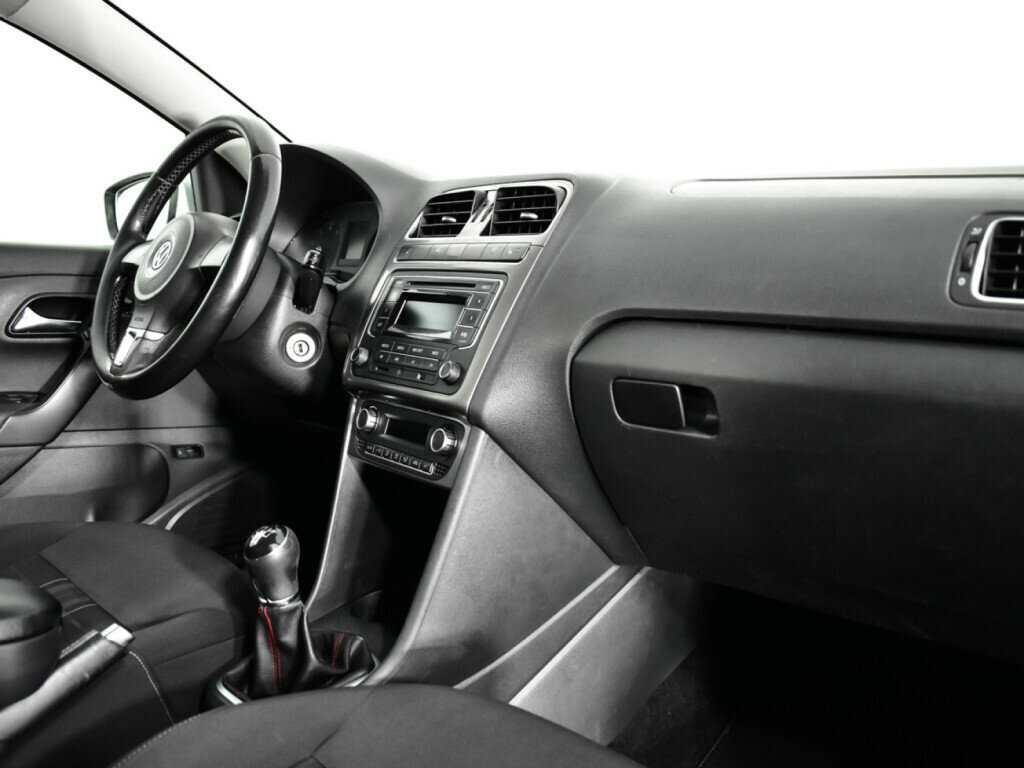 Купить Volkswagen Polo с пробегом. Фото: #8