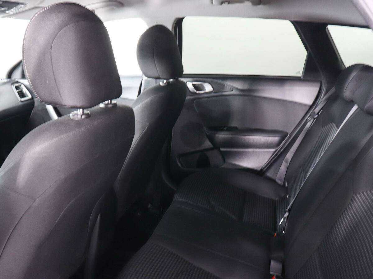 Купить Kia Ceed с пробегом. Фото: #11