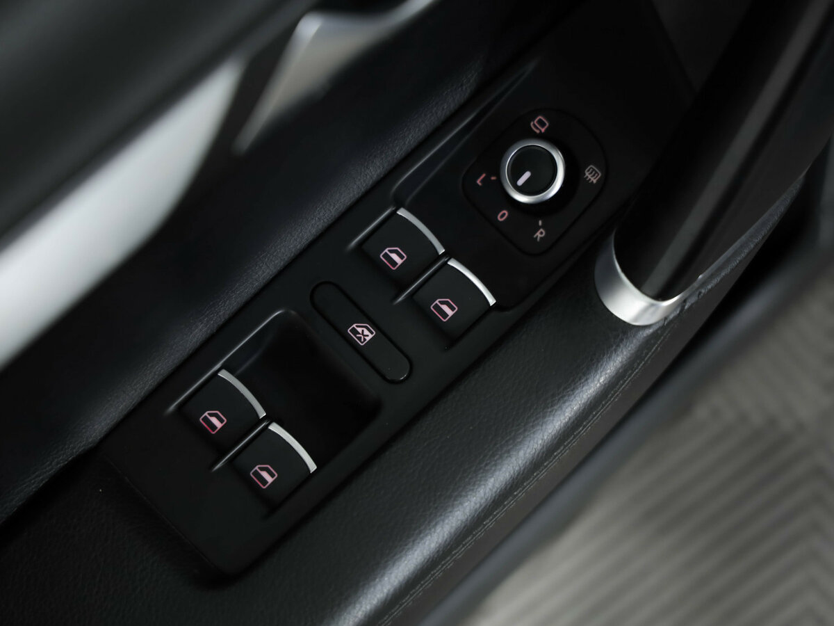 Купить Volkswagen Passat с пробегом. Фото: #25