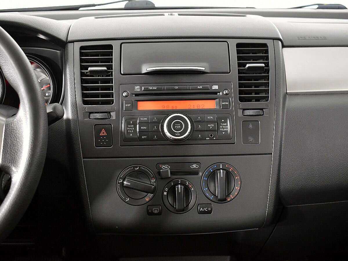 Купить Nissan Tiida с пробегом. Фото: #12