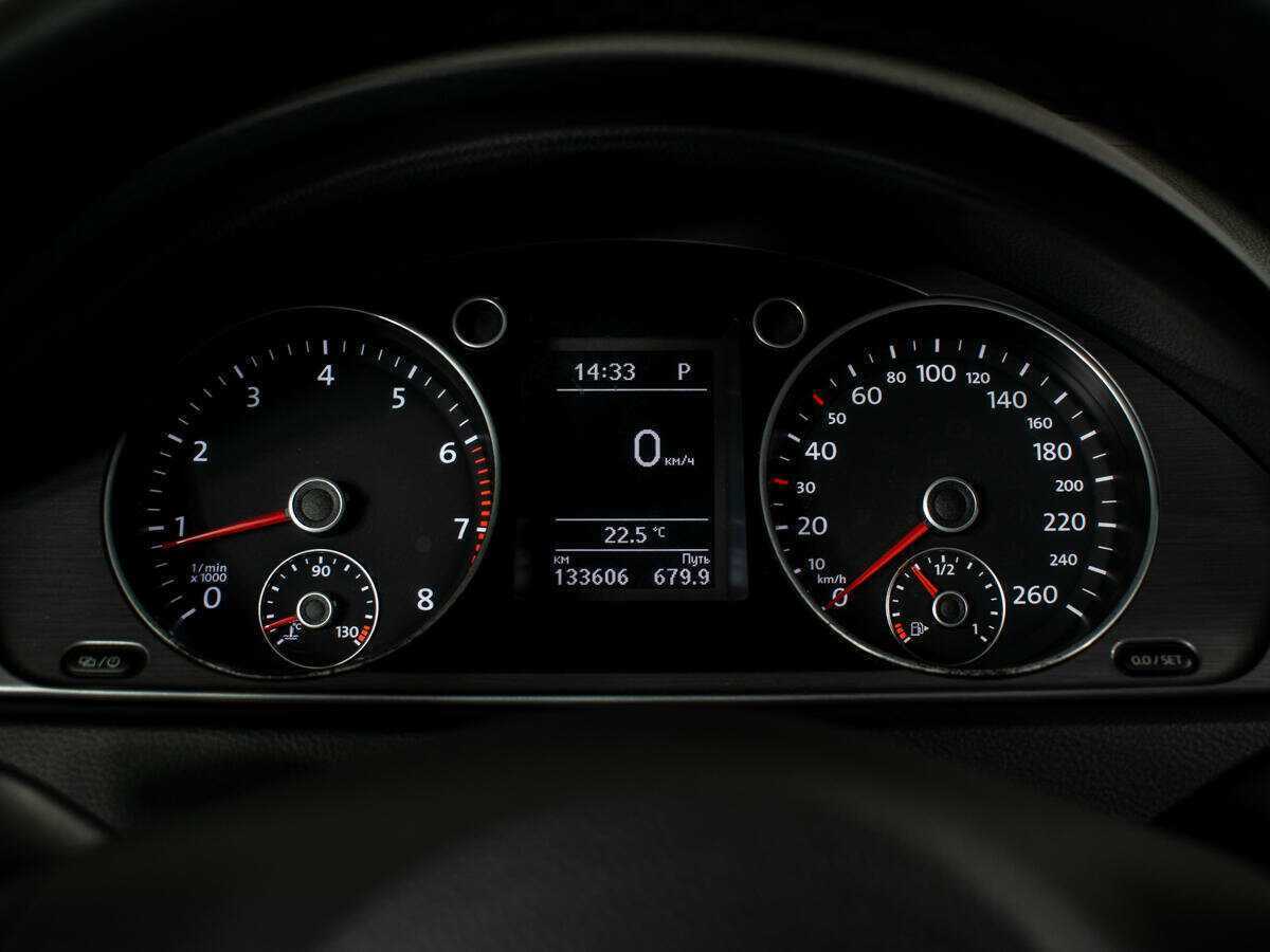 Купить Volkswagen Passat с пробегом. Фото: #10