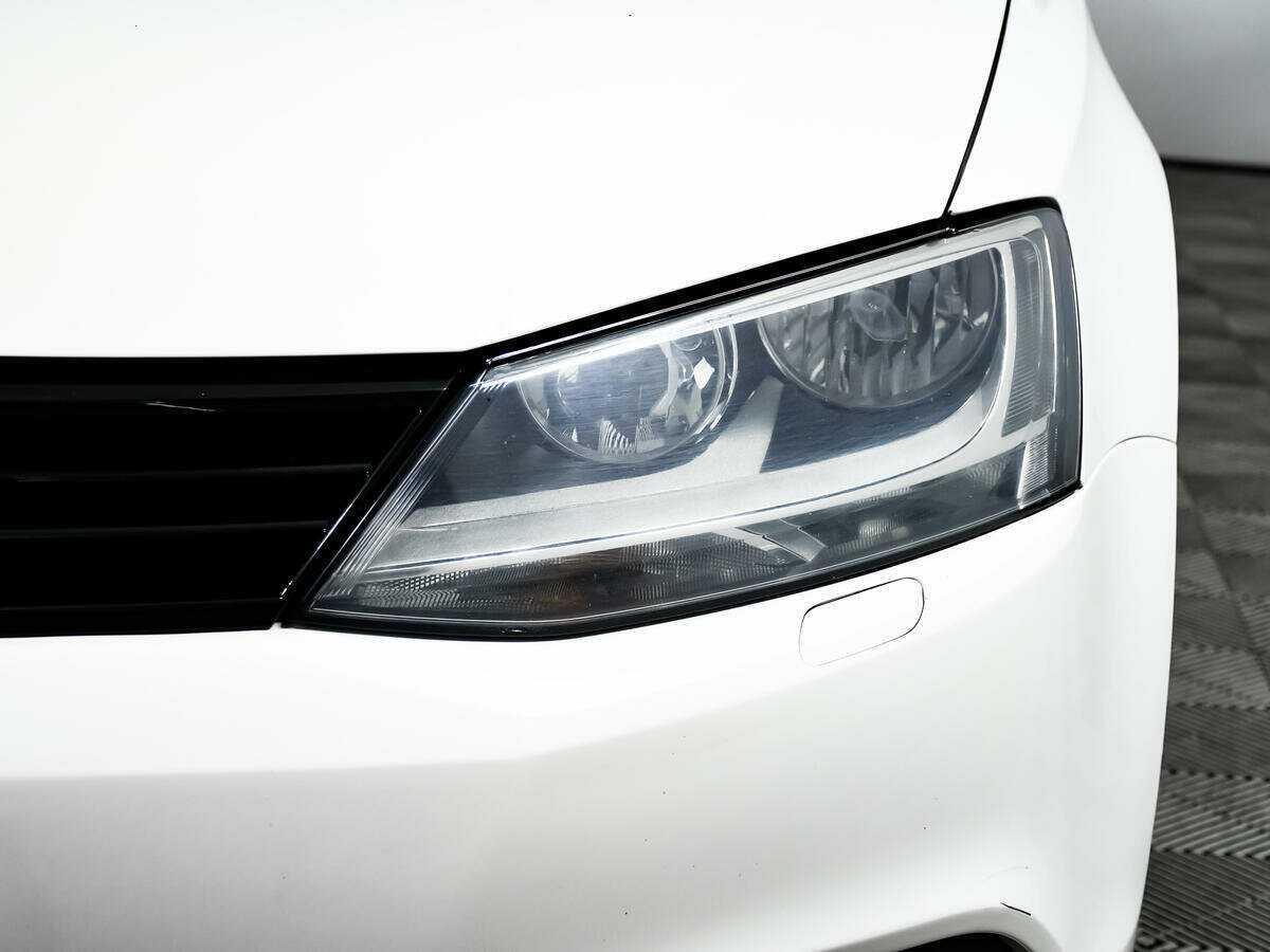 Купить Volkswagen Jetta с пробегом. Фото: #14