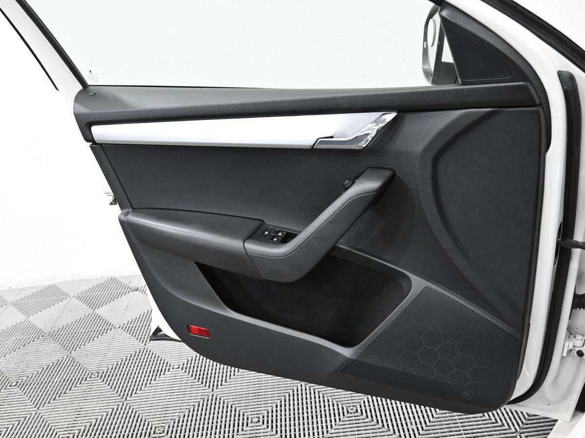 Купить Skoda Octavia с пробегом. Фото: #5