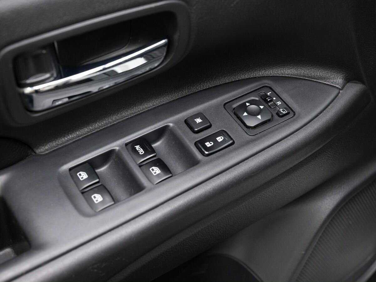 Купить Mitsubishi Outlander с пробегом. Фото: #19