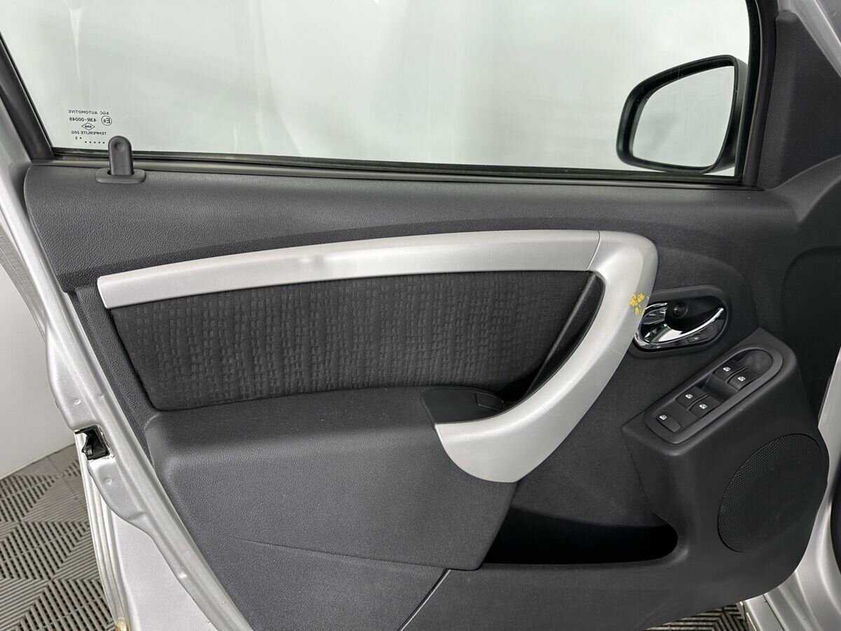 Купить Nissan Terrano с пробегом. Фото: #7