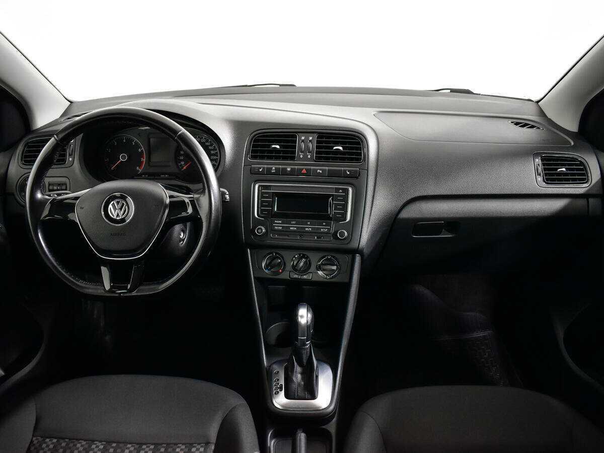 Купить Volkswagen Polo с пробегом. Фото: #11