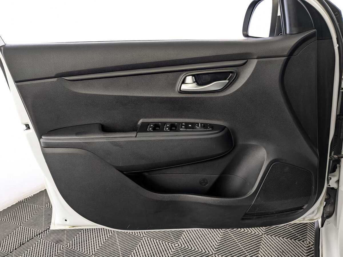 Купить Kia Rio с пробегом. Фото: #18