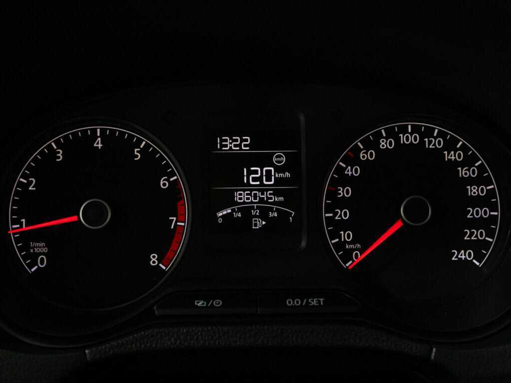 Купить Volkswagen Polo с пробегом. Фото: #11