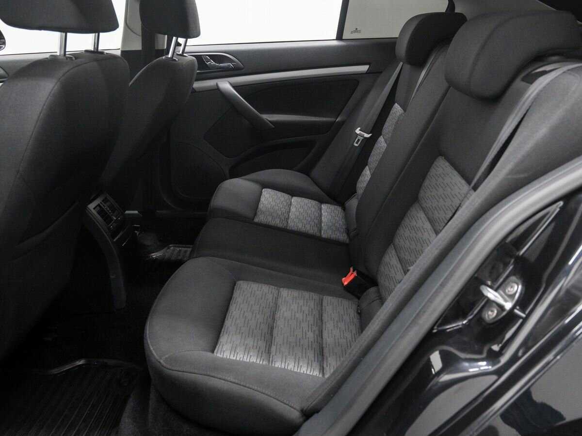 Купить Skoda Octavia с пробегом. Фото: #10