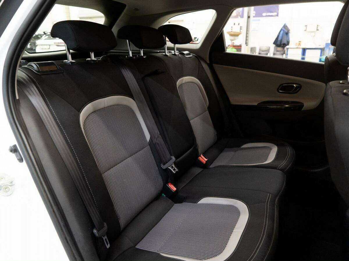 Купить Kia Ceed с пробегом. Фото: #7