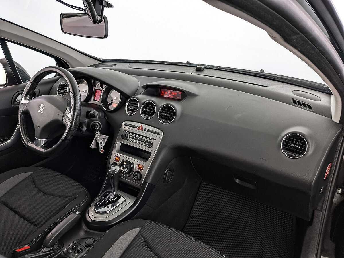 Купить Peugeot 408 с пробегом. Фото: #10