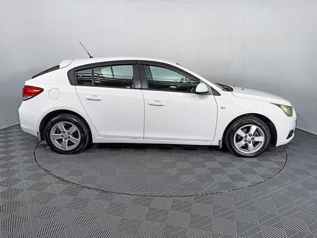 Купить Chevrolet Cruze с пробегом. Фото: #3