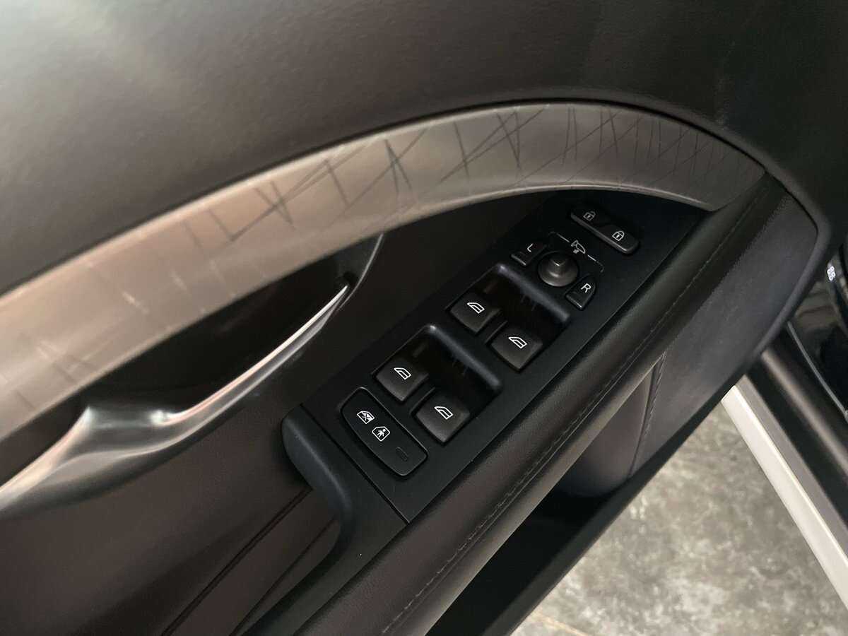 Купить Volvo XC70 с пробегом. Фото: #27