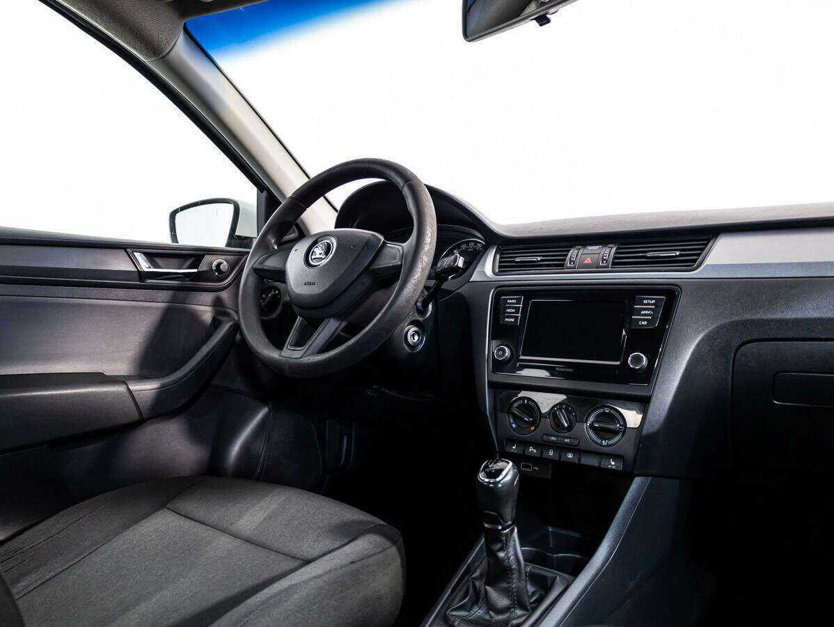 Купить Skoda Rapid с пробегом. Фото: #7