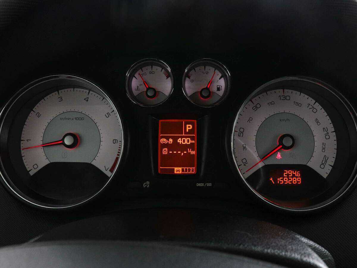 Купить Peugeot 408 с пробегом. Фото: #10