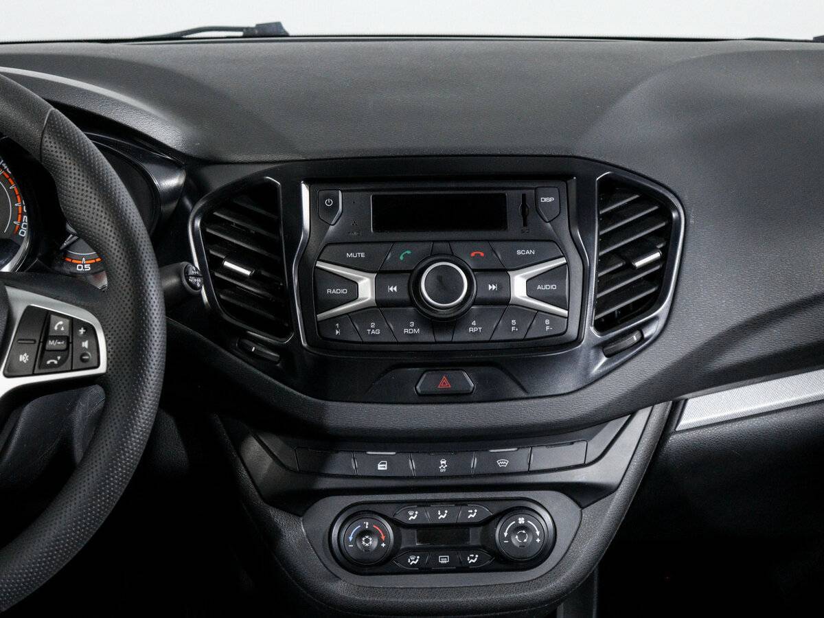 Купить Lada (ВАЗ) Vesta с пробегом. Фото: #9