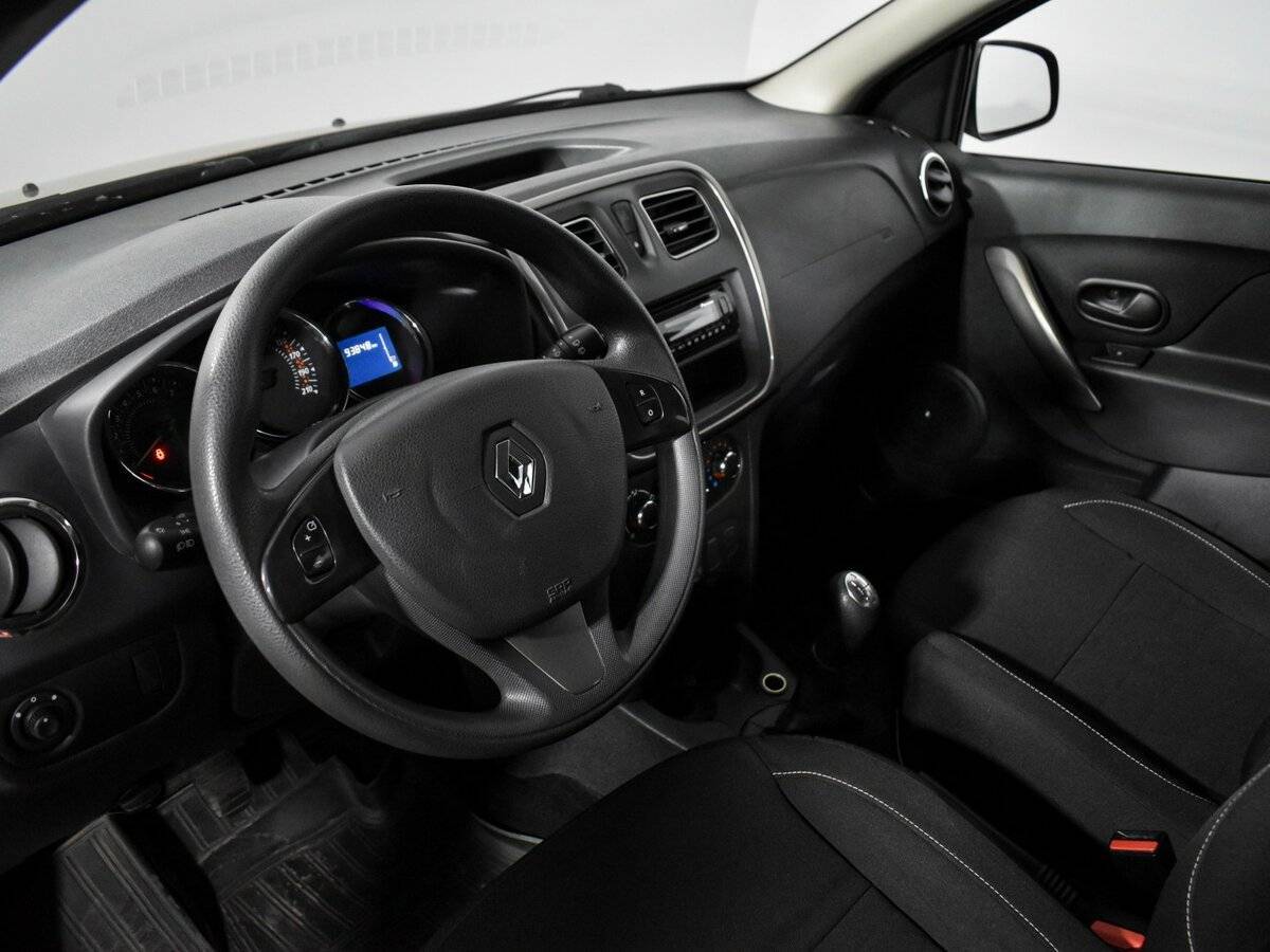 Купить Renault Sandero с пробегом. Фото: #8