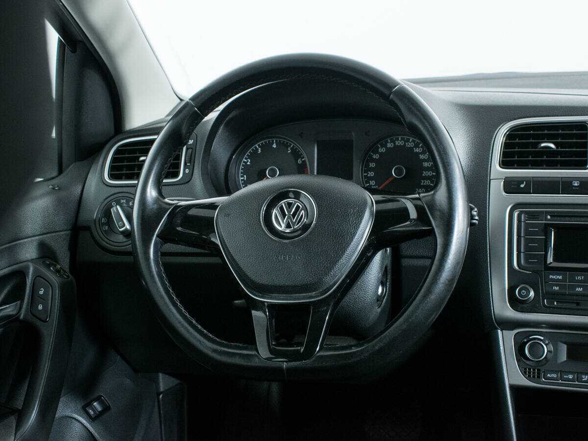 Купить Volkswagen Polo с пробегом. Фото: #13