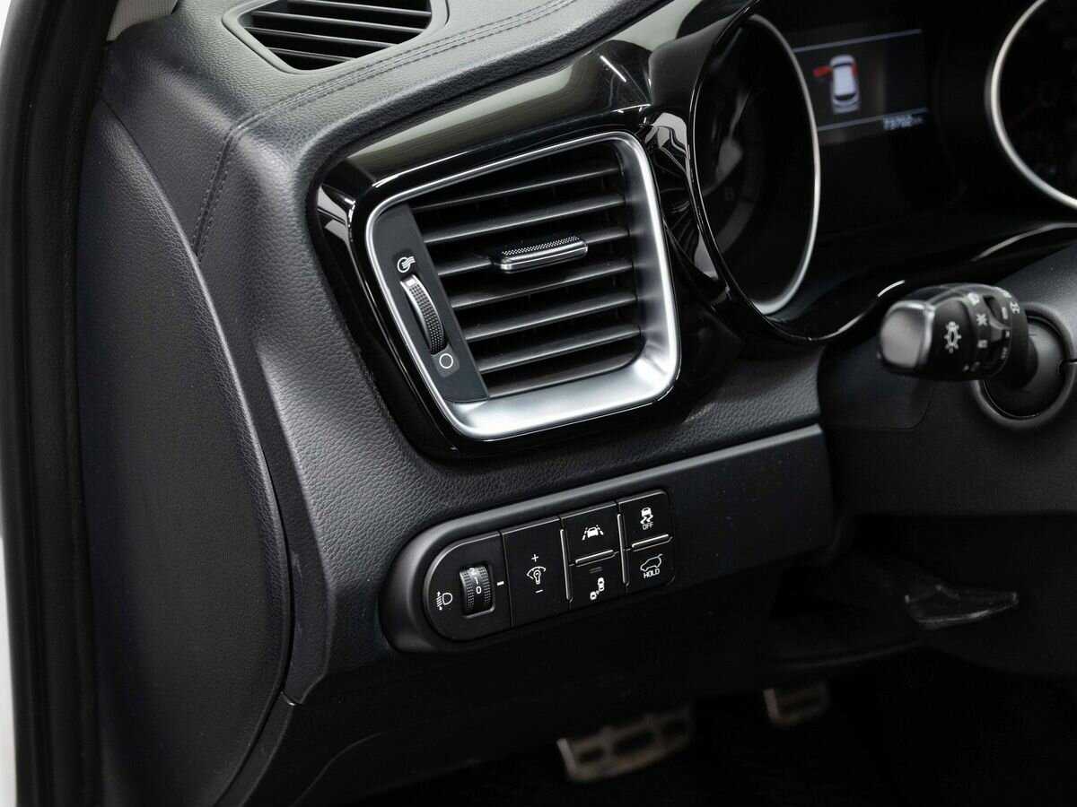 Купить Kia Ceed с пробегом. Фото: #17