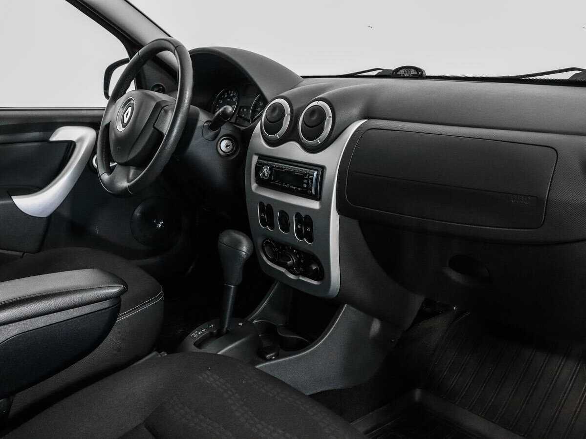 Купить Renault Sandero с пробегом. Фото: #10
