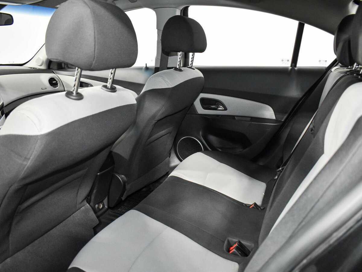 Купить Chevrolet Cruze с пробегом. Фото: #10