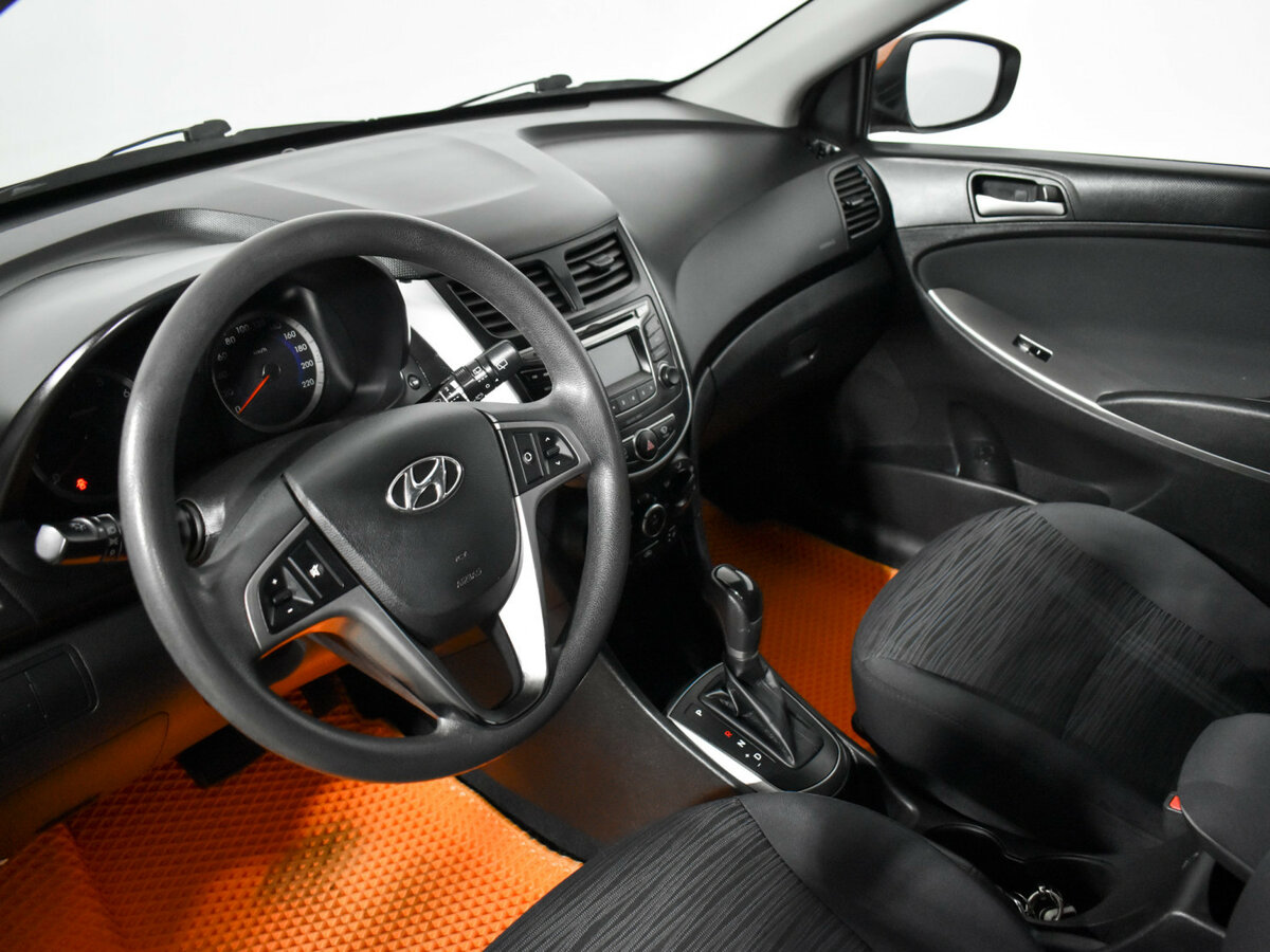 Купить Hyundai Solaris с пробегом. Фото: #8