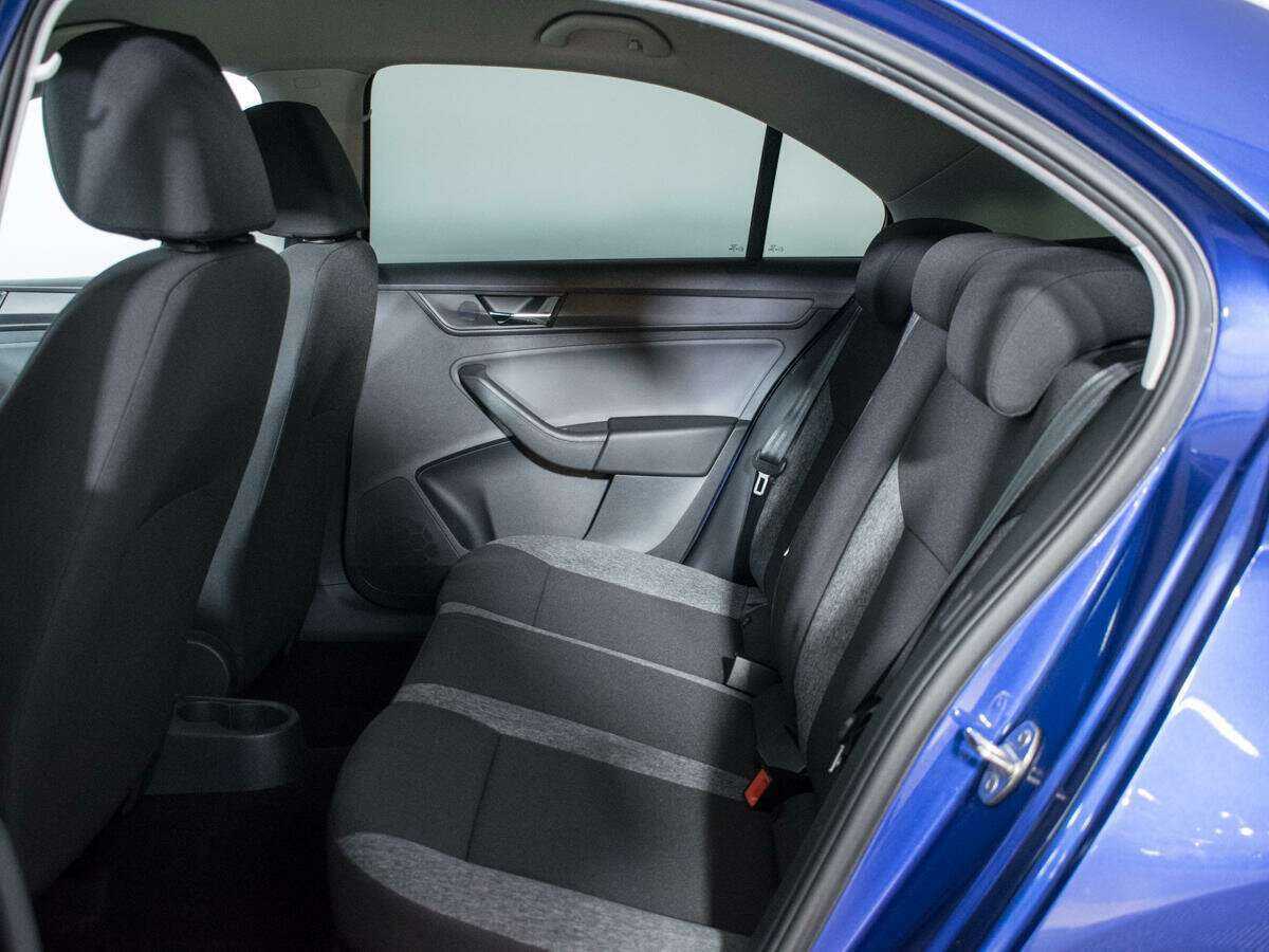 Купить Skoda Rapid с пробегом. Фото: #9