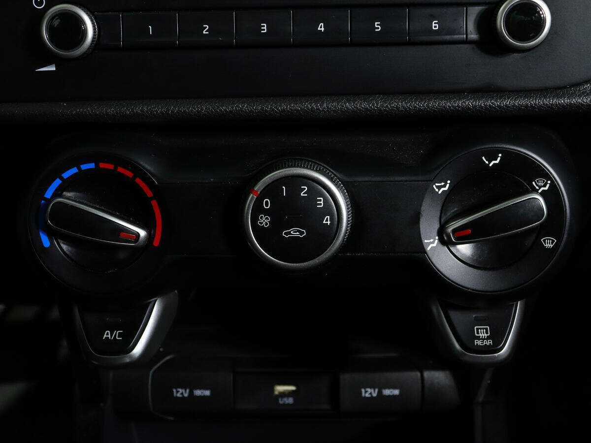 Купить Kia Rio с пробегом. Фото: #17