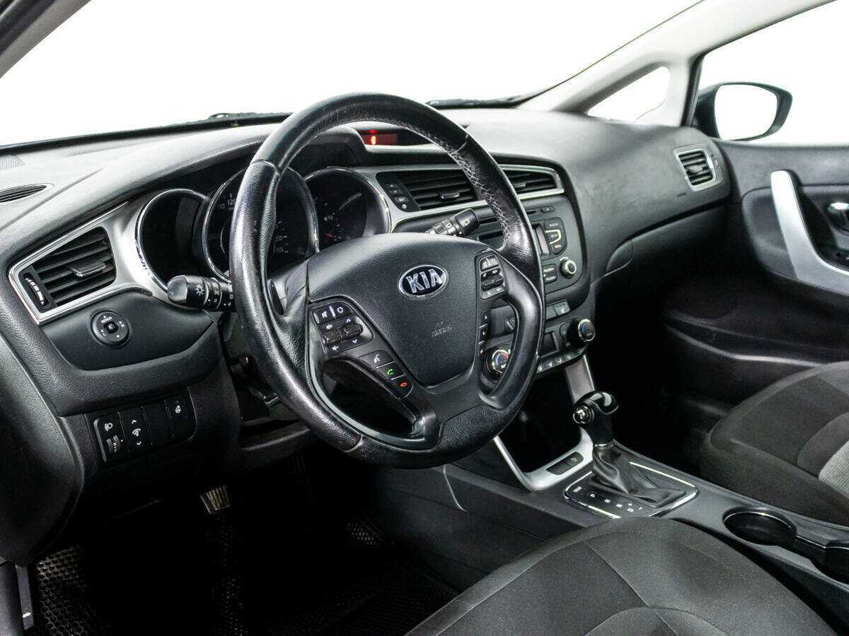 Купить Kia Ceed с пробегом. Фото: #10