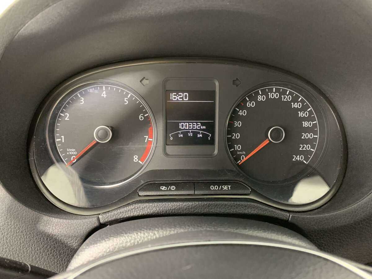 Купить Volkswagen Polo с пробегом. Фото: #8