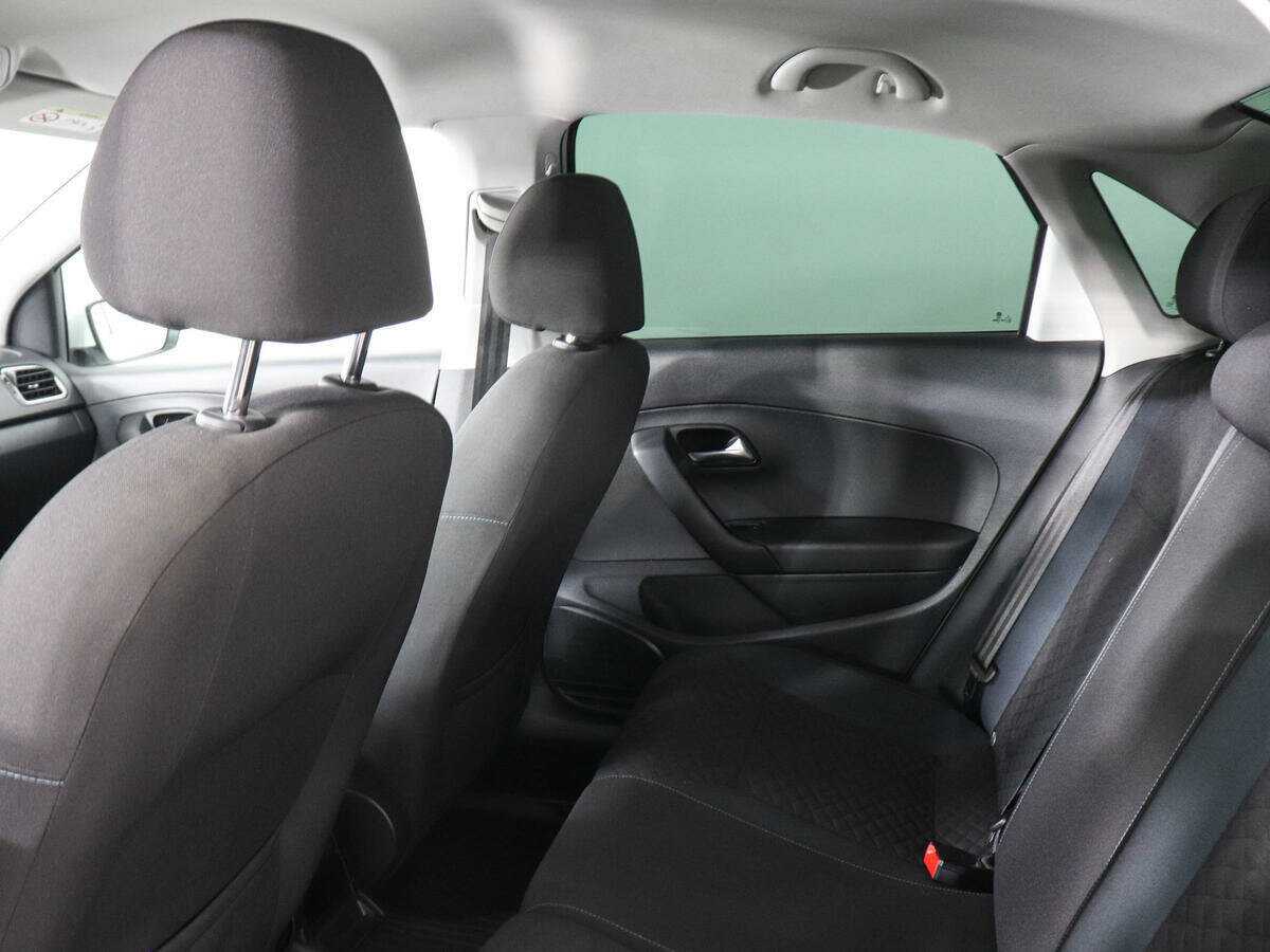 Купить Volkswagen Polo с пробегом. Фото: #11