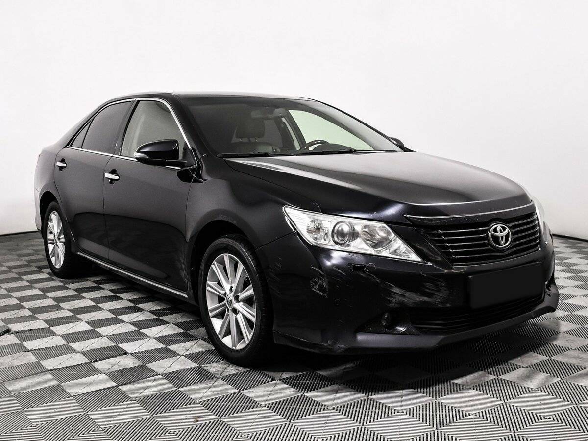 Купить Toyota Camry с пробегом. Фото: #2