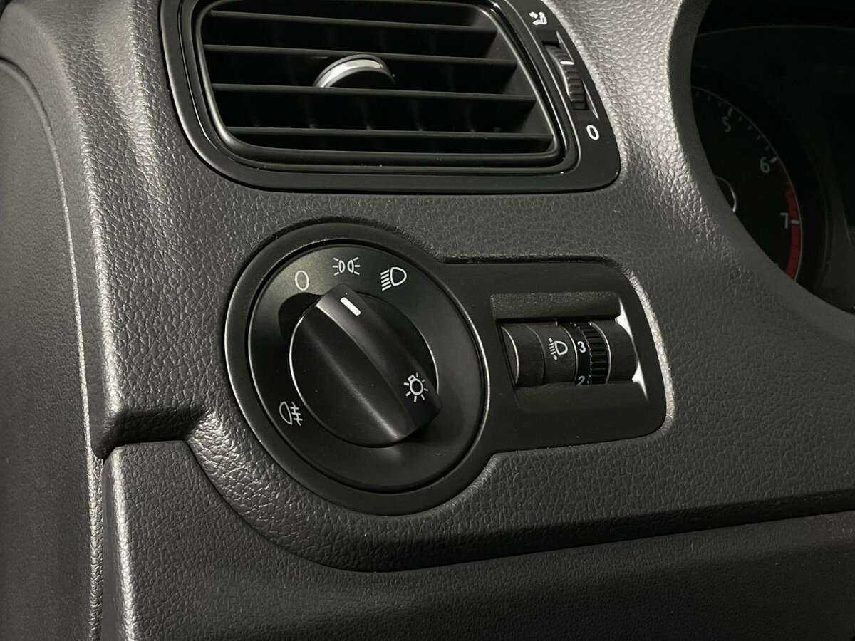Купить Volkswagen Polo с пробегом. Фото: #7