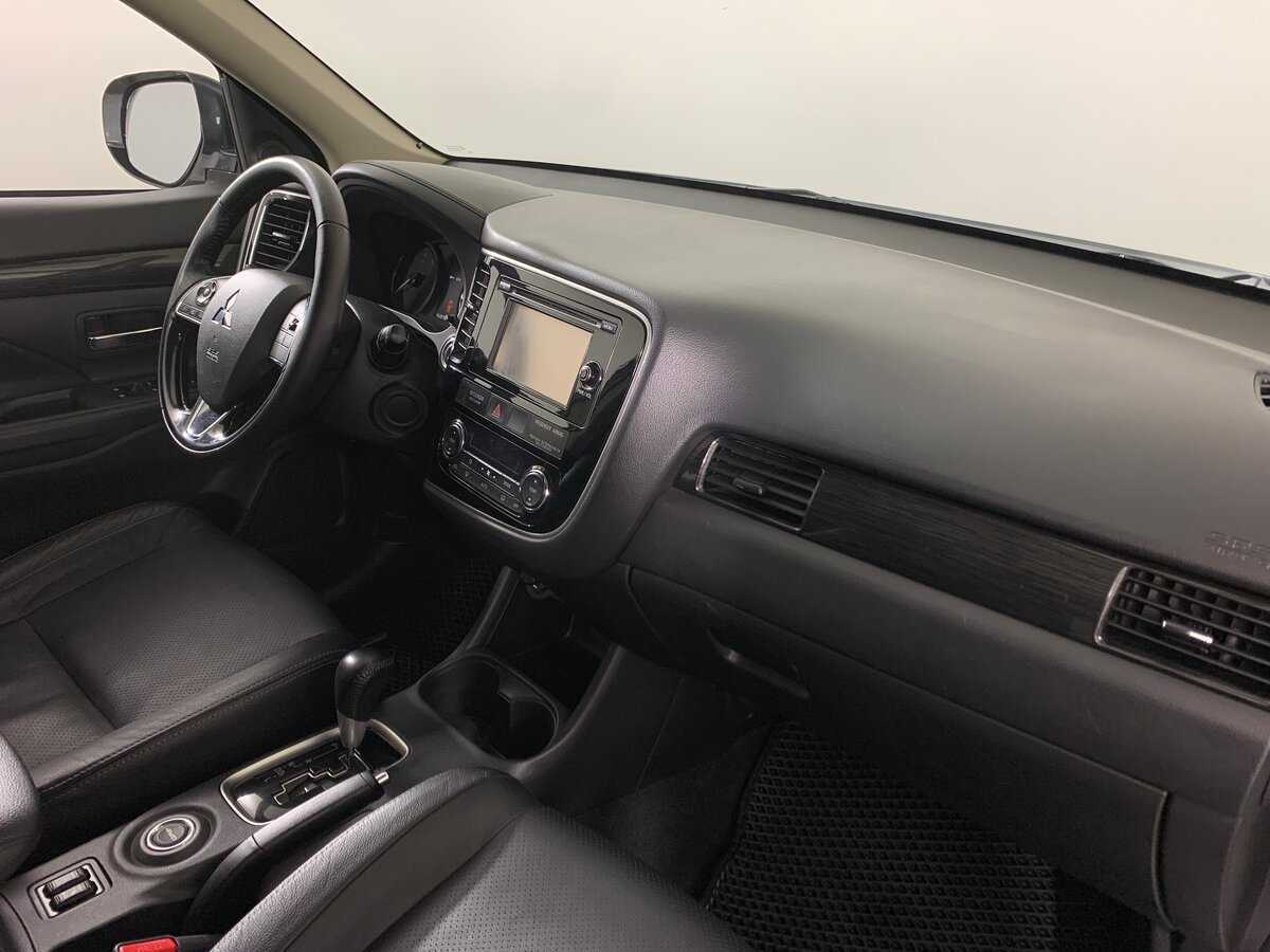 Купить Mitsubishi Outlander с пробегом. Фото: #13