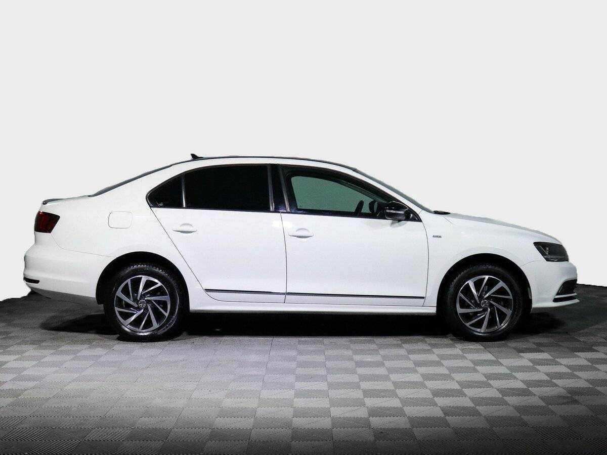 Купить Volkswagen Jetta с пробегом. Фото: #3