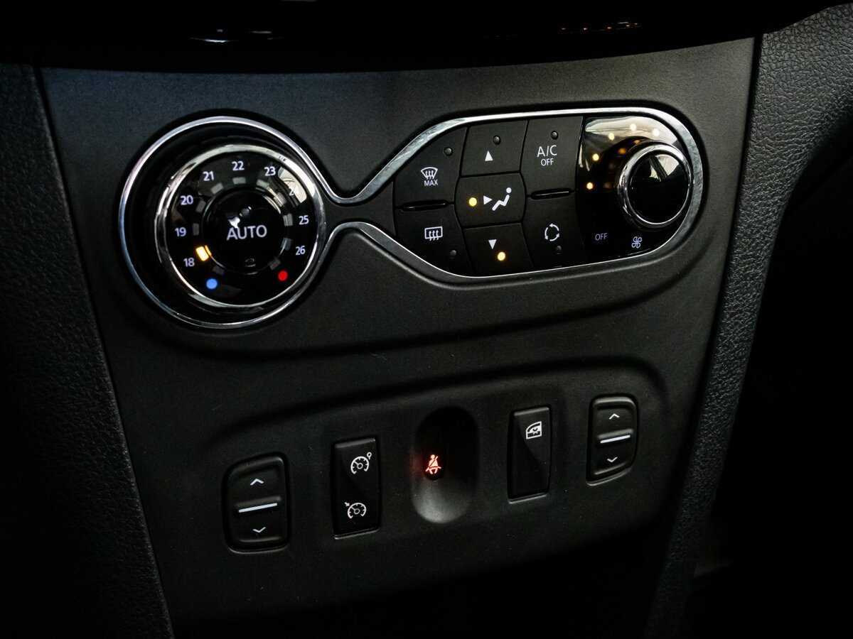 Купить Renault Sandero с пробегом. Фото: #9