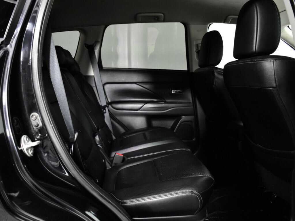Купить Mitsubishi Outlander с пробегом. Фото: #9