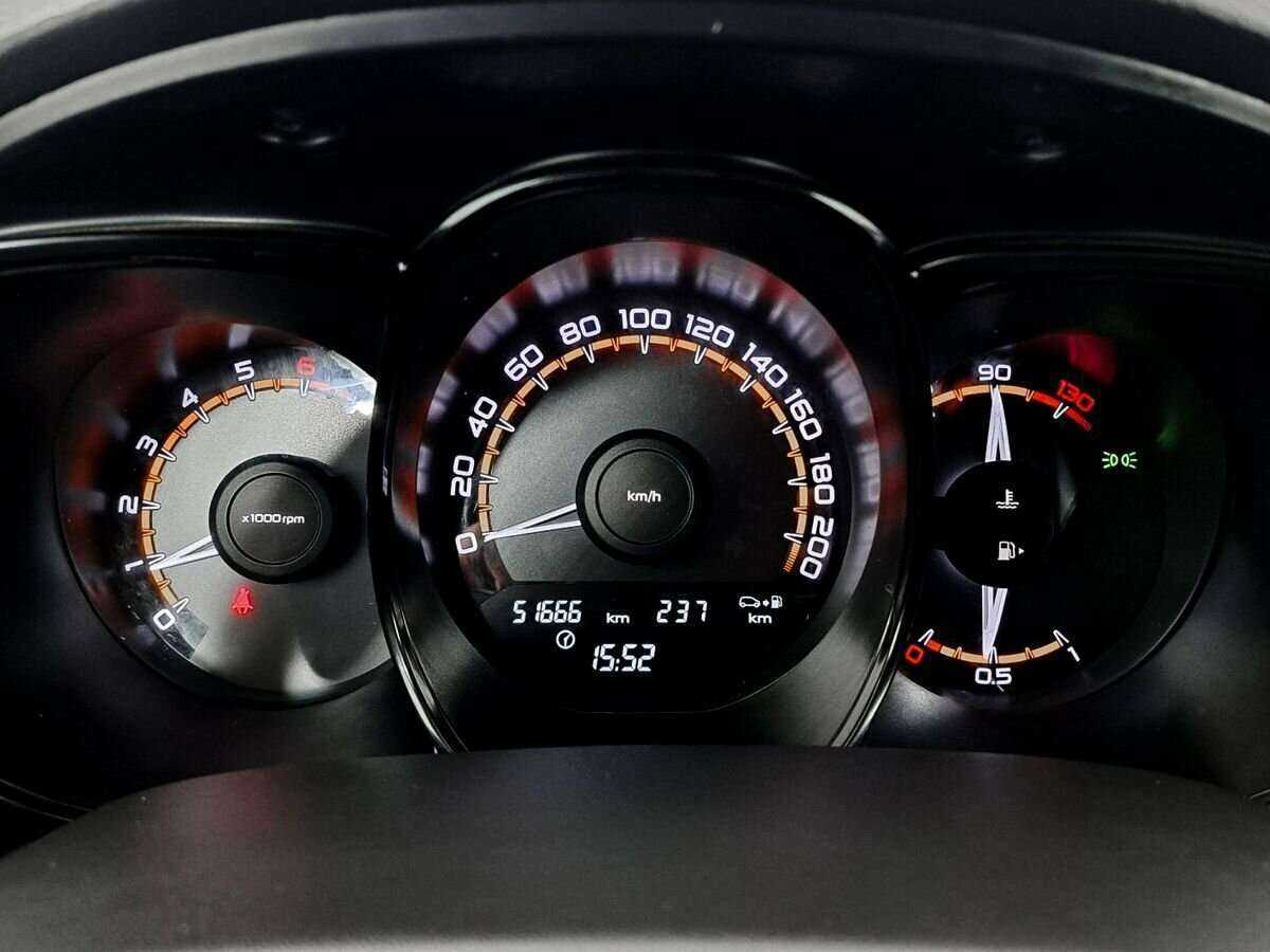 Купить Lada (ВАЗ) Vesta с пробегом. Фото: #8