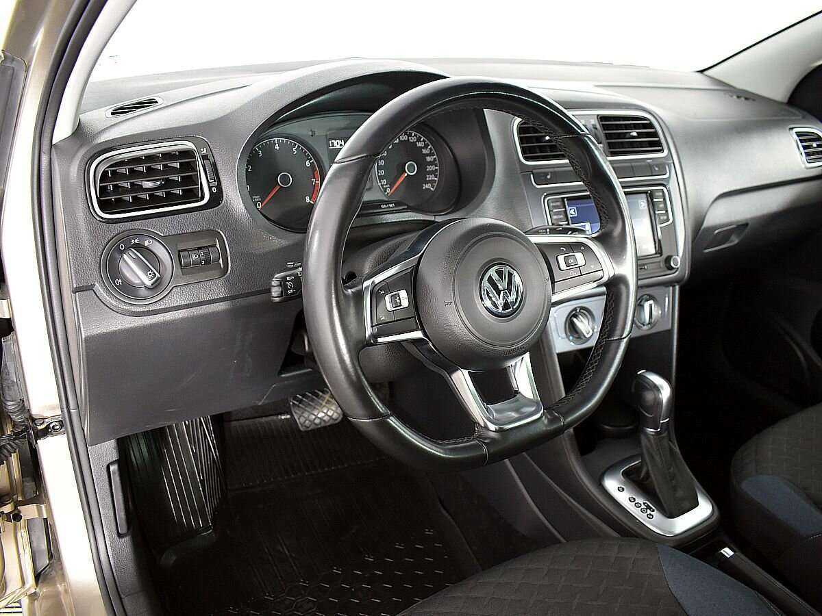 Купить Volkswagen Polo с пробегом. Фото: #6