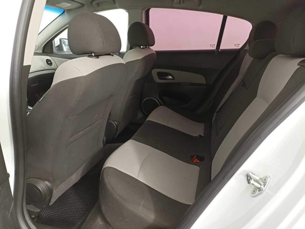 Купить Chevrolet Cruze с пробегом. Фото: #11