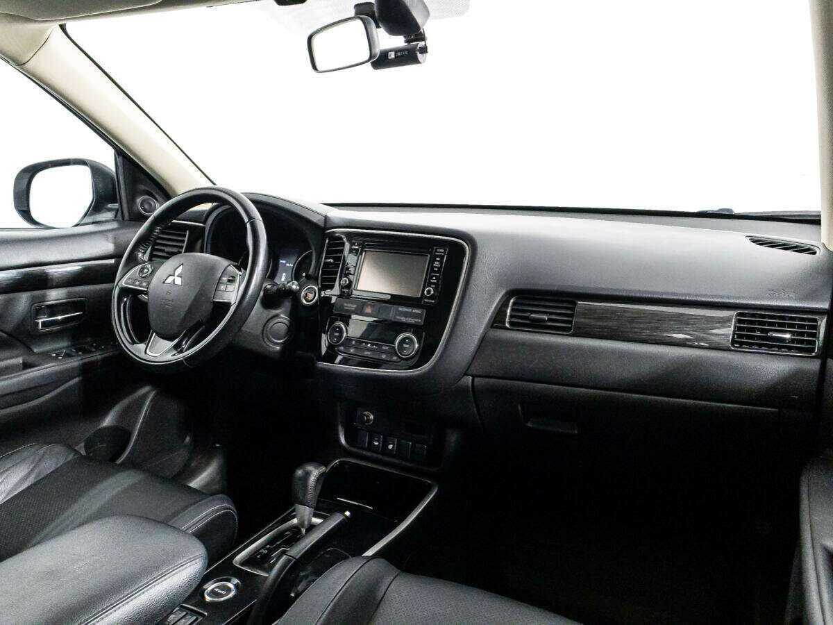 Купить Mitsubishi Outlander с пробегом. Фото: #8
