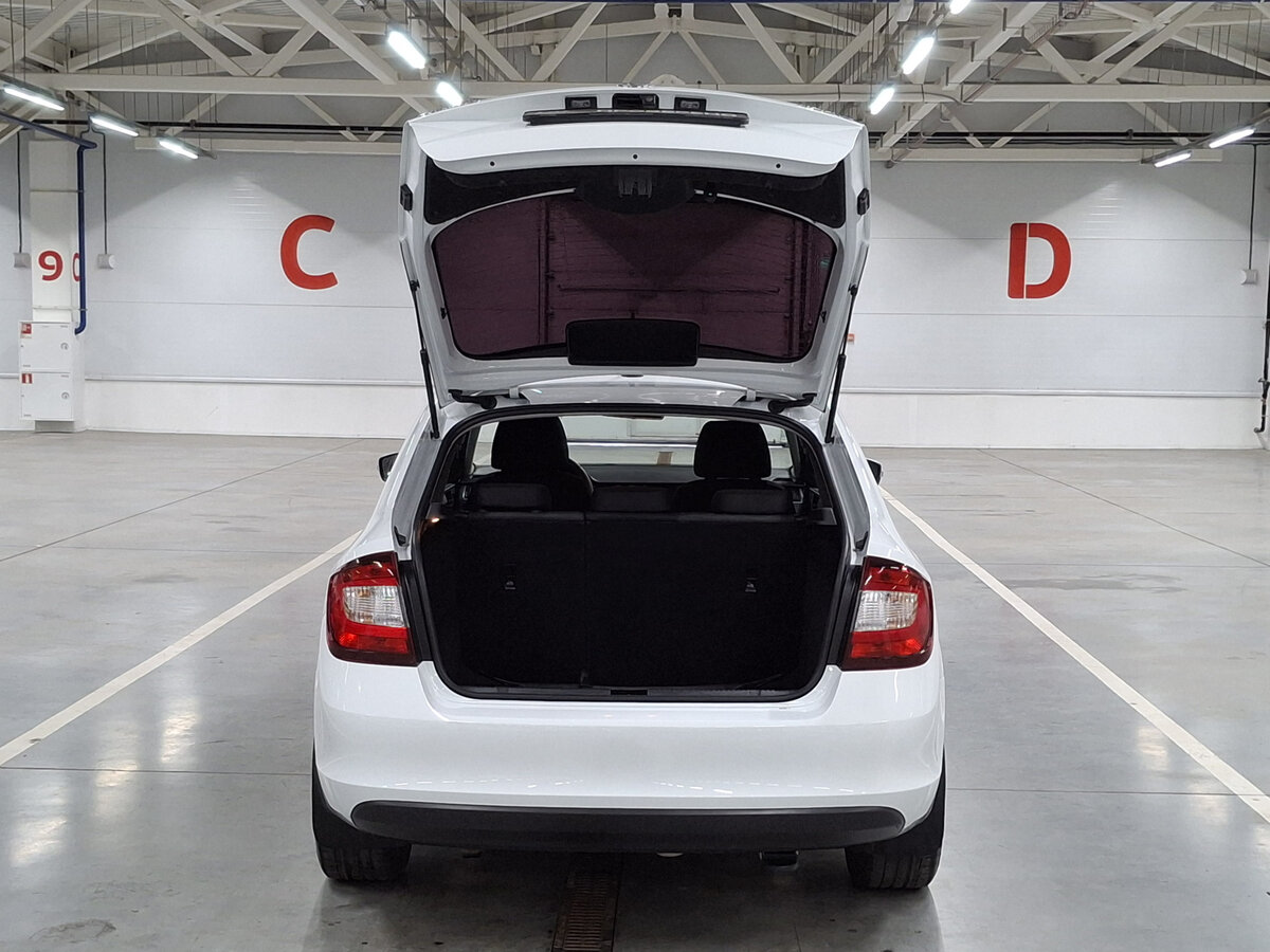 Купить Skoda Rapid с пробегом. Фото: #9