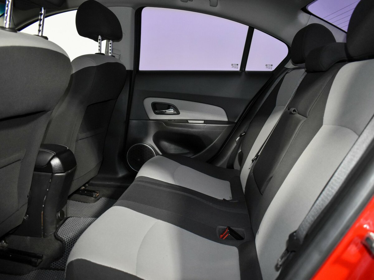 Купить Chevrolet Cruze с пробегом. Фото: #10