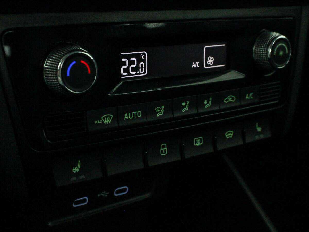 Купить Skoda Rapid с пробегом. Фото: #14