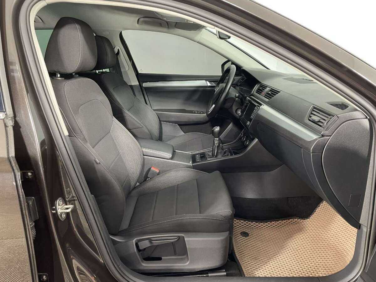 Купить Skoda Superb с пробегом. Фото: #12