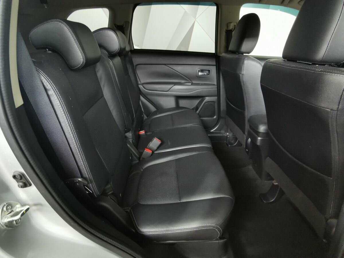 Купить Mitsubishi Outlander с пробегом. Фото: #11