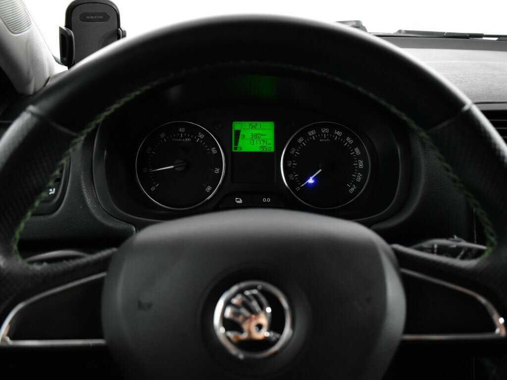 Купить Skoda Fabia с пробегом. Фото: #10