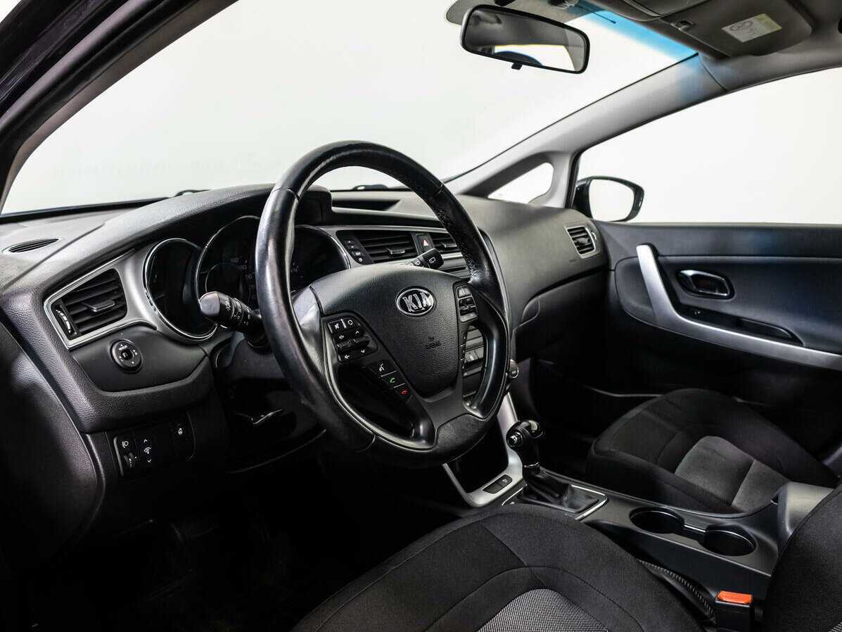 Купить Kia Ceed с пробегом. Фото: #9