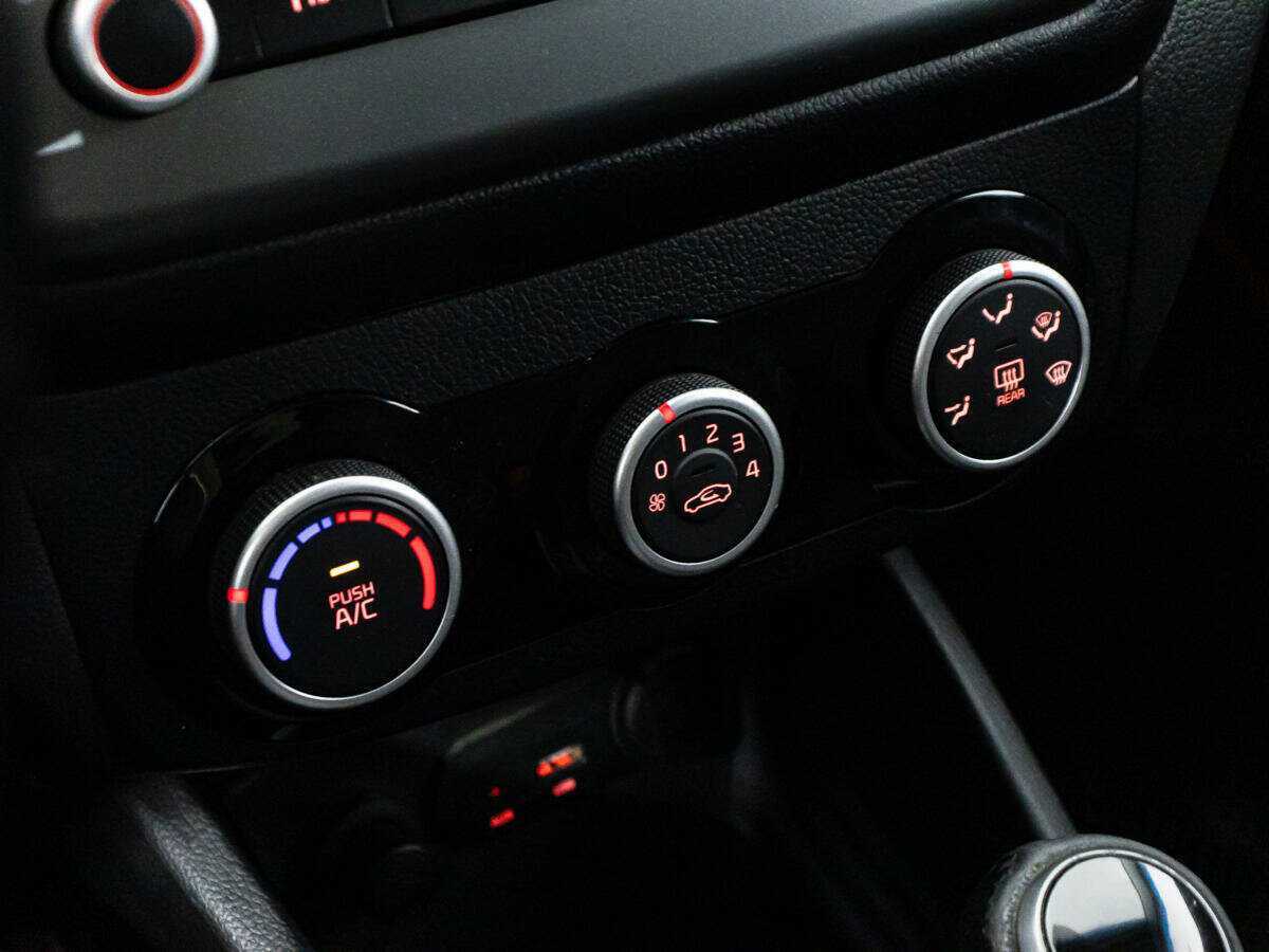 Купить Kia Rio с пробегом. Фото: #15