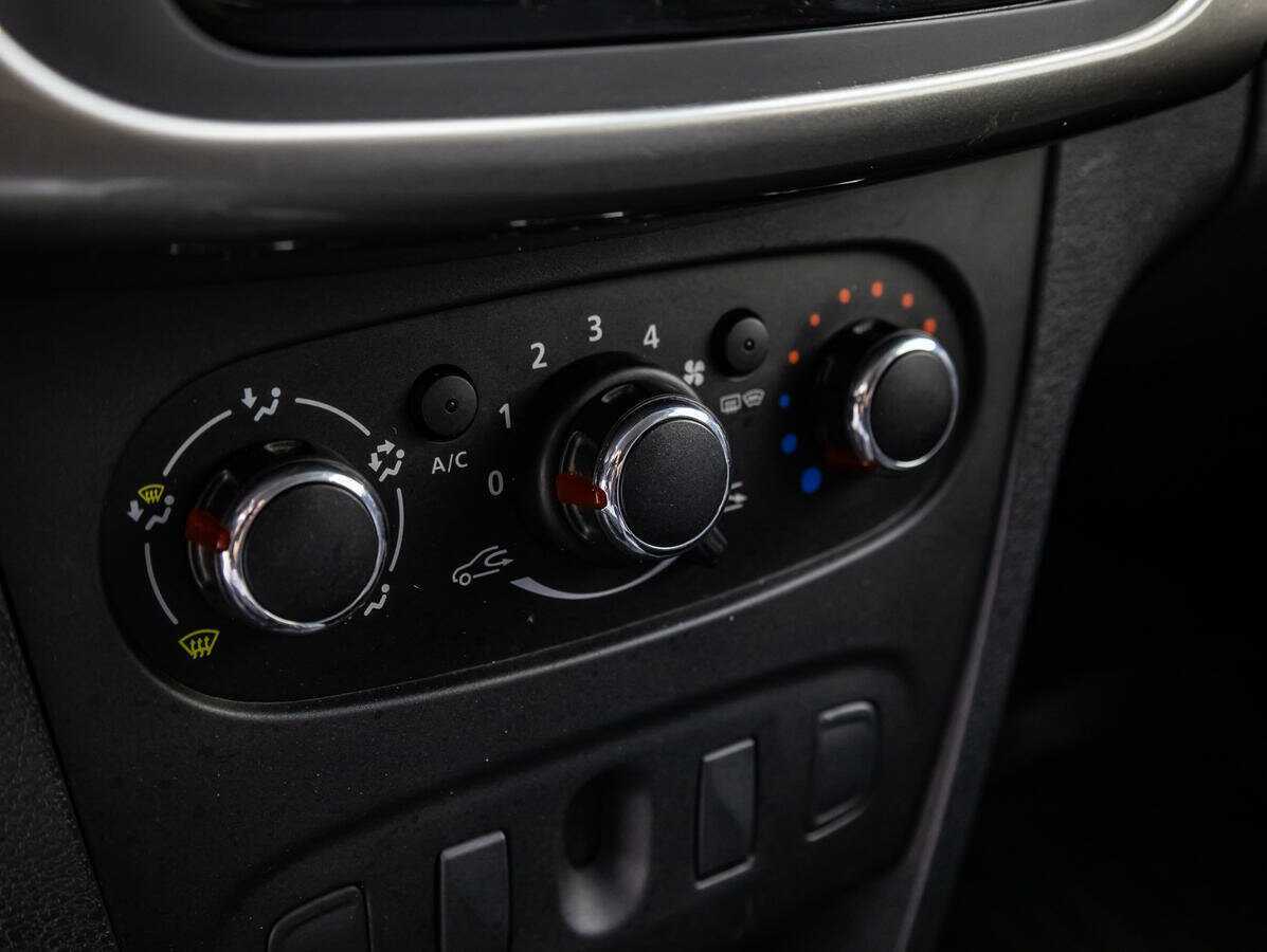 Купить Renault Logan с пробегом. Фото: #13